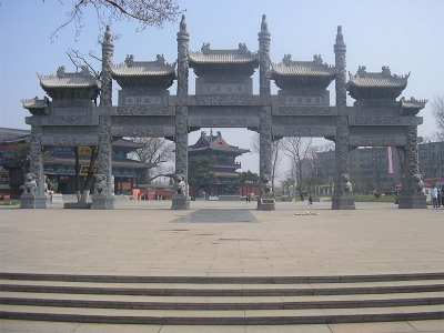 祠堂五门花岗岩石雕牌坊